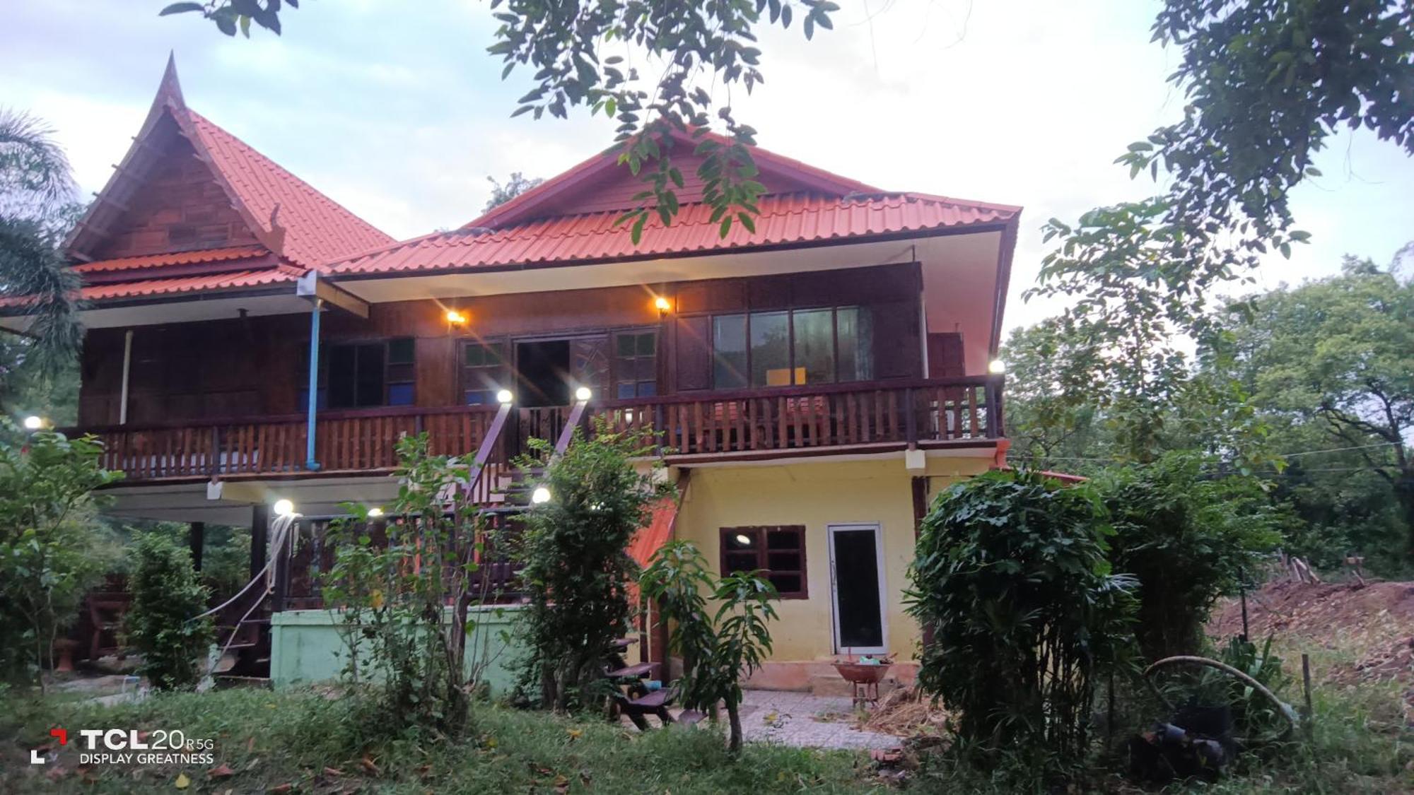 โฮมสเตย์เรือนไทย เราะฮ์มะห์ Rohmah Homestay Riverview 프라 나콘 시 아유타야 외부 사진